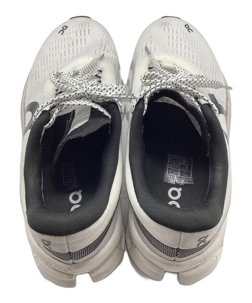 on（オン）on (オン) cloud flow 4 ホワイト サイズ: 23.5cmの古着・服飾アイテム