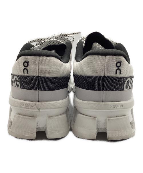 on（オン）on (オン) cloud flow 4 ホワイト サイズ: 23.5cmの古着・服飾アイテム