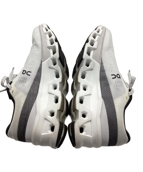 on（オン）on (オン) cloud flow 4 ホワイト サイズ: 23.5cmの古着・服飾アイテム