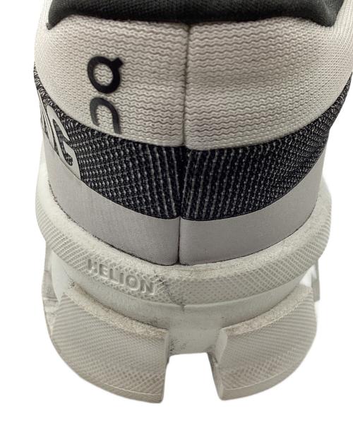 on（オン）on (オン) cloud flow 4 ホワイト サイズ: 23.5cmの古着・服飾アイテム