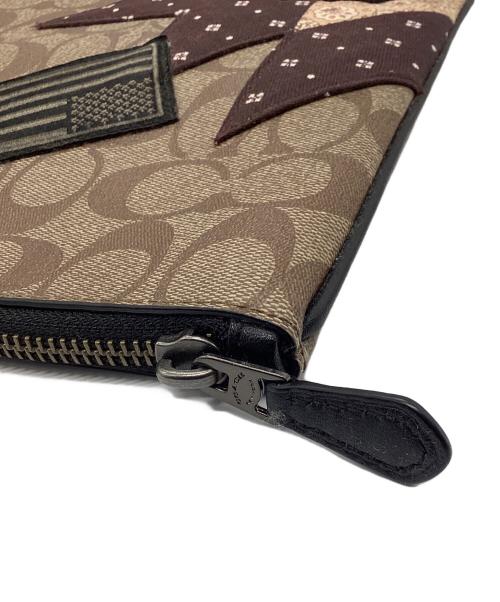 COACH（コーチ）COACH (コーチ) クラッチバッグ シグネチャーの古着・服飾アイテム