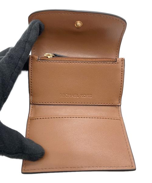 MICHAEL KORS（マイケルコース）MICHAEL KORS (マイケルコース) コンパクトウォレット ベージュの古着・服飾アイテム