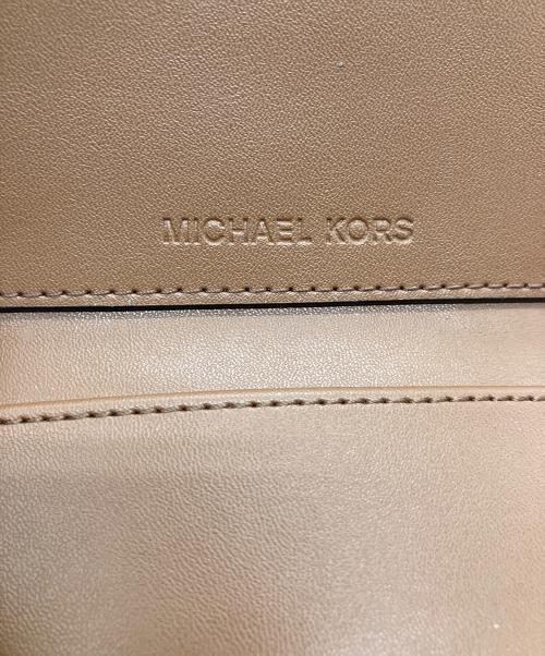 MICHAEL KORS（マイケルコース）MICHAEL KORS (マイケルコース) コンパクトウォレット ベージュの古着・服飾アイテム