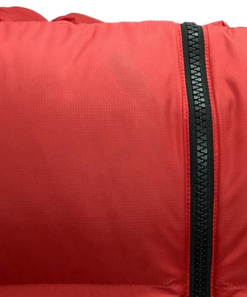 THE NORTH FACE（ザ ノース フェイス）THE NORTH FACE (ザ ノース フェイス) ヌプシダウンジャケット レッド×ブラック サイズ:Mの古着・服飾アイテム