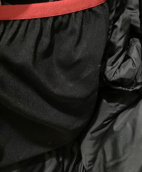 THE NORTH FACE（ザ ノース フェイス）THE NORTH FACE (ザ ノース フェイス) ダウンジャケット ブラック×オリーブ サイズ:Mの古着・服飾アイテム