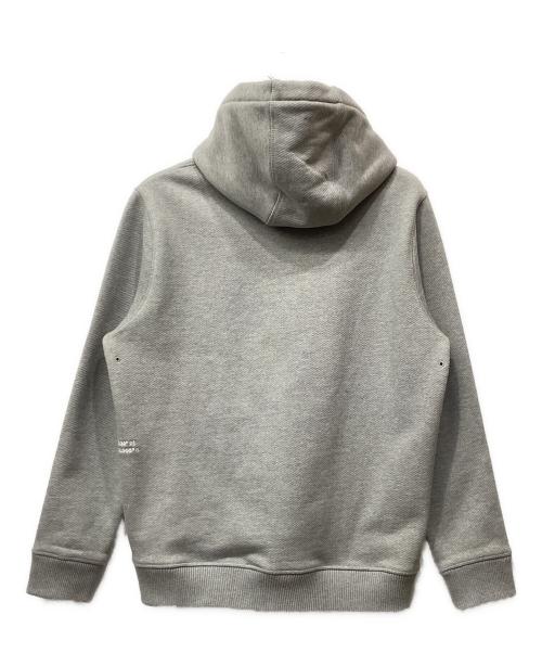 BURBERRY（バーバリー）BURBERRY (バーバリー) POP TRADING COMPANY (ポップトレーディングカンパニー) プルオーバーパーカー グレー サイズ:Mの古着・服飾アイテム