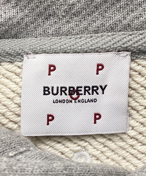 BURBERRY（バーバリー）BURBERRY (バーバリー) POP TRADING COMPANY (ポップトレーディングカンパニー) プルオーバーパーカー グレー サイズ:Mの古着・服飾アイテム