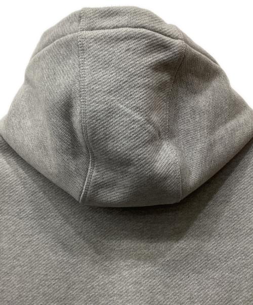 BURBERRY（バーバリー）BURBERRY (バーバリー) POP TRADING COMPANY (ポップトレーディングカンパニー) プルオーバーパーカー グレー サイズ:Mの古着・服飾アイテム