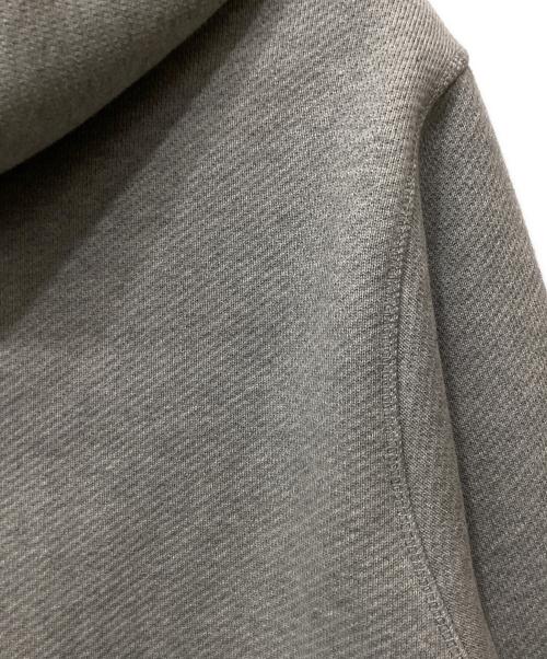 BURBERRY（バーバリー）BURBERRY (バーバリー) POP TRADING COMPANY (ポップトレーディングカンパニー) プルオーバーパーカー グレー サイズ:Mの古着・服飾アイテム