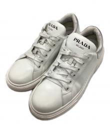 PRADA（プラダ）の古着「ローカットスニーカー」｜ホワイト