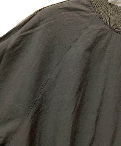 My Beautiful Landlet（マイビューティフルランドレット）My Beautiful Landlet (マイビューティフルランドレット) ナイロンスウェット カーキの古着・服飾アイテム