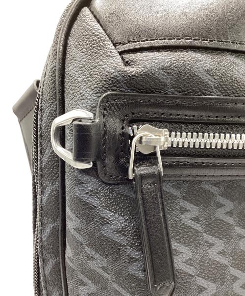 ZERO HALLIBURTON（ゼロ ハリバートン）ZERO HALLIBURTON (ゼロ ハリバートン) ZH Monogram Vertical Shoulder Bag ブラックの古着・服飾アイテム