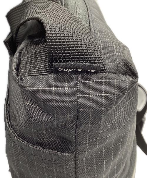 SUPREME（シュプリーム）Supreme (シュプリーム) 23AW LOGO Shoulder Bag ブラックの古着・服飾アイテム