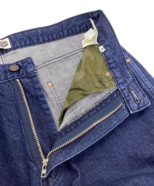 A BATHING APE（アベイシングエイプ）A BATHING APE (アベイシングエイプ) ワッペン・ブルーカラーロゴ　デニムパンツ インディゴ サイズ:Mの古着・服飾アイテム