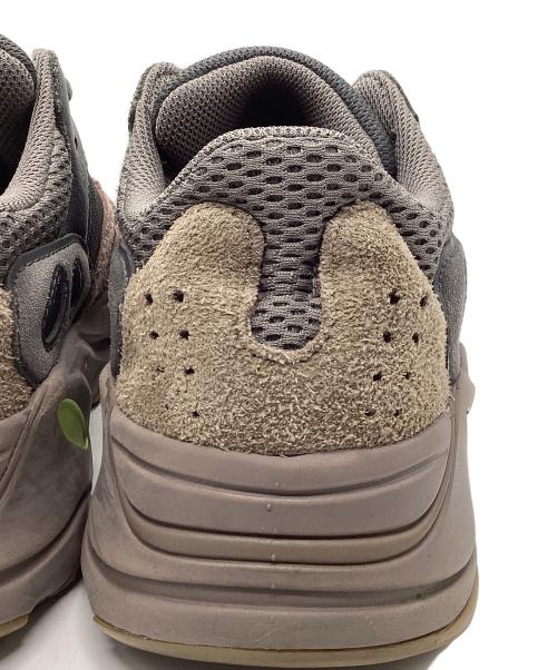 adidas（アディダス）adidas (アディダス) YEEZY (イージー) スニーカー ベージュ サイズ:US9の古着・服飾アイテム