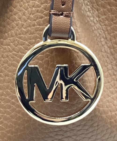 MICHAEL KORS（マイケルコース）MICHAEL KORS (マイケル・コース) CARSON センタージップ サッチェル スモール ブラウンの古着・服飾アイテム