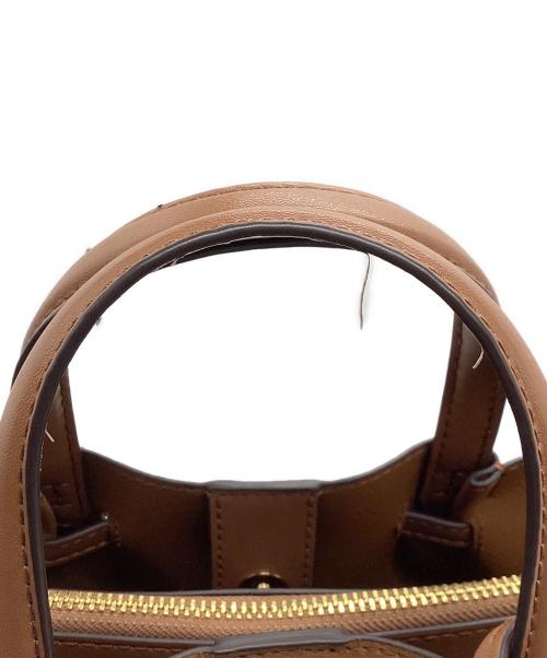 MICHAEL KORS（マイケルコース）MICHAEL KORS (マイケル・コース) CARSON センタージップ サッチェル スモール ブラウンの古着・服飾アイテム