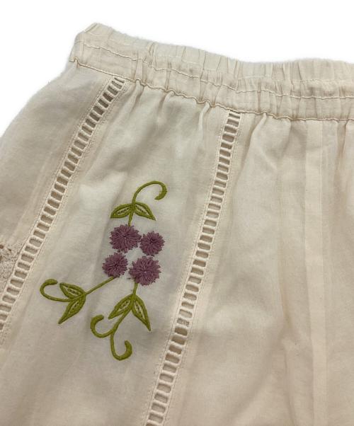 TODAYFUL（トゥデイフル）TODAYFUL (トゥデイフル) Embroidery Patchwork Trousers ベージュ サイズ:36の古着・服飾アイテム