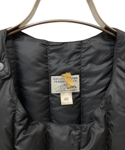 RockyMountainFeatherBed（ロッキーマウンテンフェザーベッド）RockyMountainFeatherBed (ロッキーマウンテンフェザーベッド) ダウンベスト ブラック サイズ:40の古着・服飾アイテム