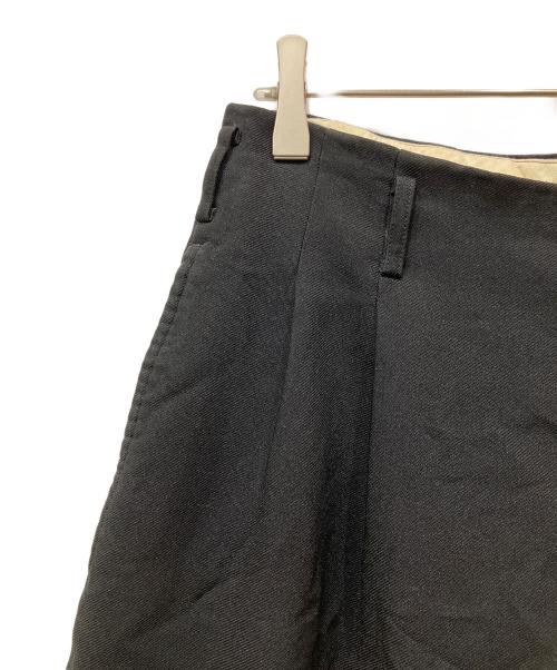 COMME des GARCONS HOMME PLUS（コムデギャルソンオムプリュス）COMME des GARCONS HOMME PLUS (コムデギャルソンオムプリュス) ポリ縮絨タックワイドテーパードパンツ ブラック サイズ:XSの古着・服飾アイテム