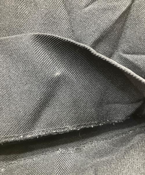 COMME des GARCONS HOMME PLUS（コムデギャルソンオムプリュス）COMME des GARCONS HOMME PLUS (コムデギャルソンオムプリュス) ポリ縮絨タックワイドテーパードパンツ ブラック サイズ:XSの古着・服飾アイテム