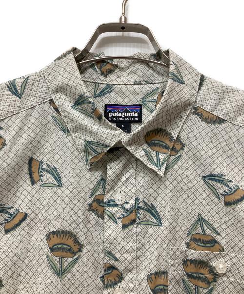 Patagonia（パタゴニア）Patagonia (パタゴニア) 半袖シャツ ホワイト×ベージュ サイズ:Mの古着・服飾アイテム