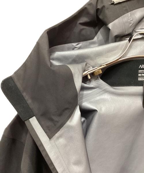 ARC'TERYX（アークテリクス）ARC'TERYX (アークテリクス) BETA JACKET ブラック サイズ:Ｍの古着・服飾アイテム