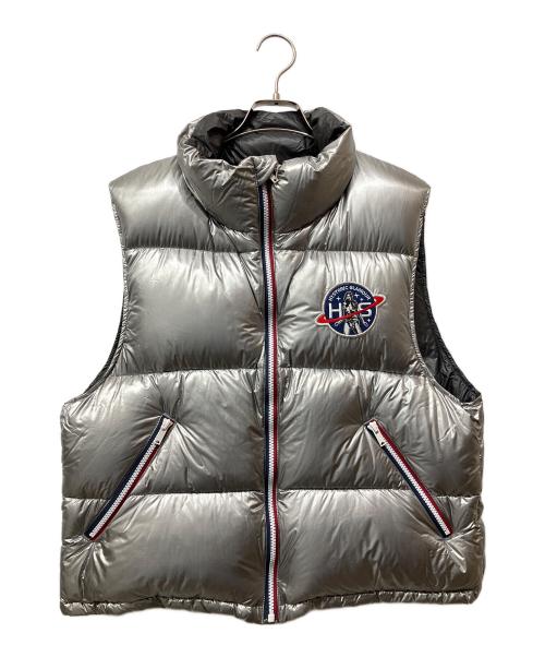 Hysteric Glamour（ヒステリックグラマー）Hysteric Glamour (ヒステリックグラマー) CREW PATCHアップリケ スタンドカラーダウンベスト シルバー サイズ:Freeの古着・服飾アイテム