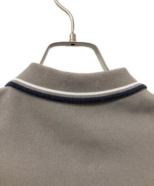 PRADA（プラダ）PRADA (プラダ) ポロシャツ グレー サイズ:Ｍの古着・服飾アイテム