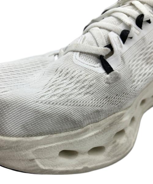 on（オン）On (オン) スニーカー ホワイト サイズ:UK8.5の古着・服飾アイテム