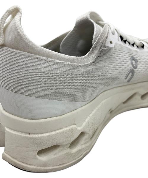 on（オン）On (オン) スニーカー ホワイト サイズ:UK8.5の古着・服飾アイテム