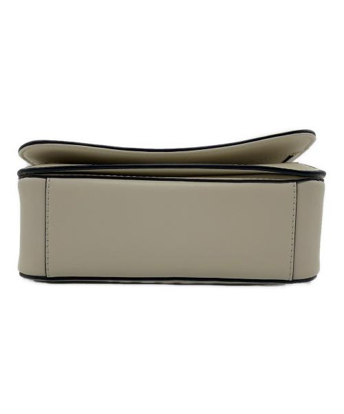 MARC JACOBS（マークジェイコブス）MARC JACOBS (マークジェイコブス) ショルダーバッグ アイボリーの古着・服飾アイテム