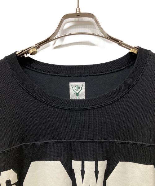 South2 West8（サウスツー ウエストエイト）South2 West8 (サウスツー ウエストエイト) Hockey Tee ブラック サイズ:Mの古着・服飾アイテム