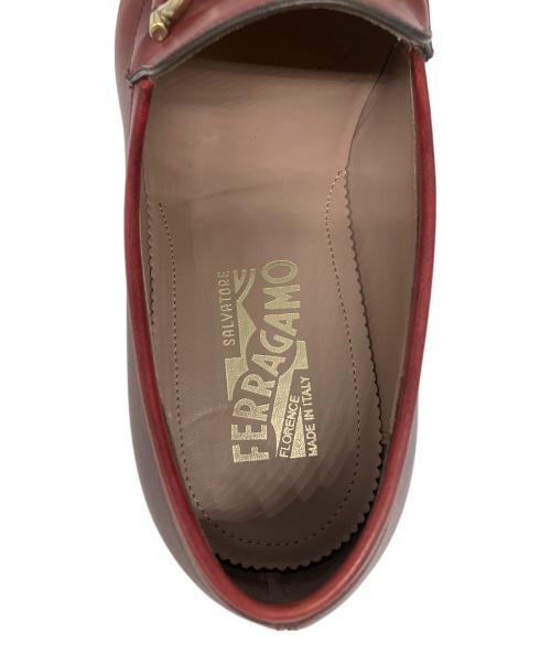 Salvatore Ferragamo（サルヴァトーレ フェラガモ）Salvatore Ferragamo (サルヴァトーレ フェラガモ) LC レッド サイズ:7　1/2の古着・服飾アイテム