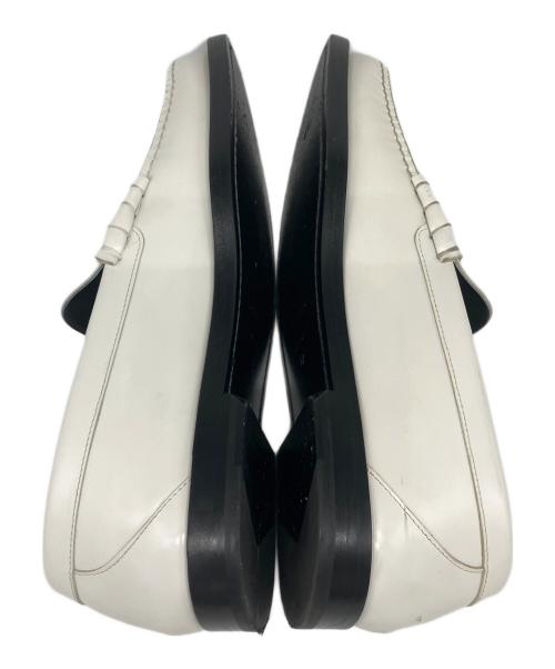 JIMMY CHOO（ジミーチュウ）JIMMY CHOO (ジミーチュウ) ビットローファー ホワイト サイズ:42の古着・服飾アイテム