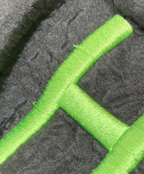NIKE（ナイキ）NIKE (ナイキ) SWOOSH NYLON ANORAK HOODIE ブラック サイズ:Mの古着・服飾アイテム