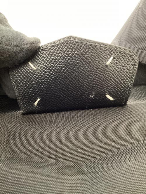 Maison Margiela（メゾンマルジェラ）Maison Margiela (メゾンマルジェラ) Glam Slam Sport Flat Pocket Bag ブラックの古着・服飾アイテム