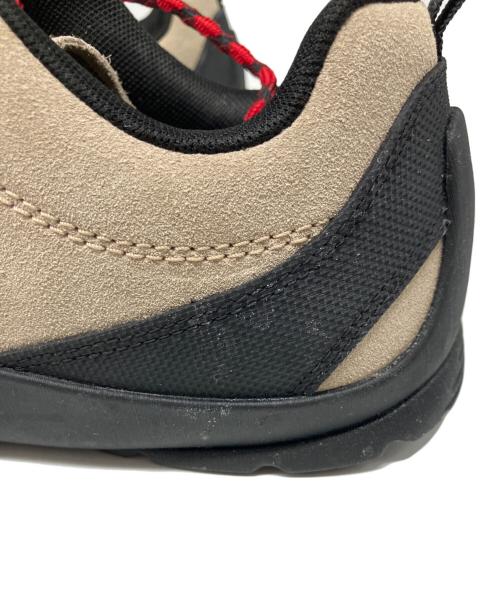 KEEN（キーン）KEEN (キーン) ローカットスニーカー ベージュ サイズ:26.5の古着・服飾アイテム