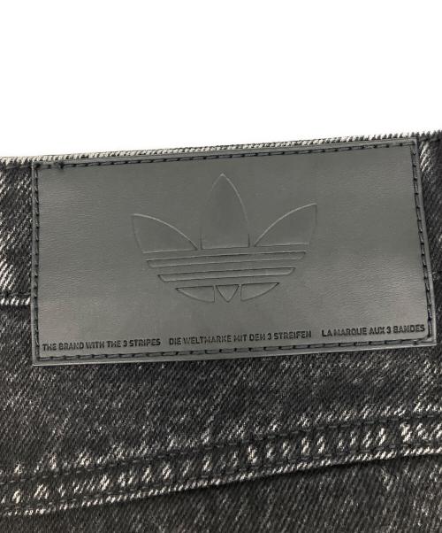 adidas（アディダス）adidas (アディダス) プレミアム エッセンシャルズ デニム ストレートレッグパンツ ブラック サイズ: 27/30の古着・服飾アイテム