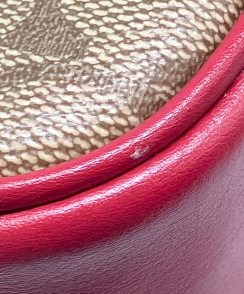COACH（コーチ）COACH (コーチ) エンボスシグネチャー レッド×ベージュの古着・服飾アイテム