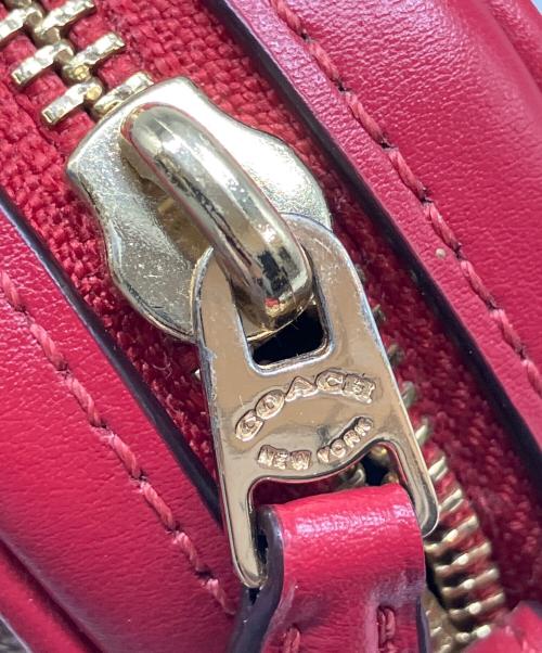 COACH（コーチ）COACH (コーチ) エンボスシグネチャー レッド×ベージュの古着・服飾アイテム