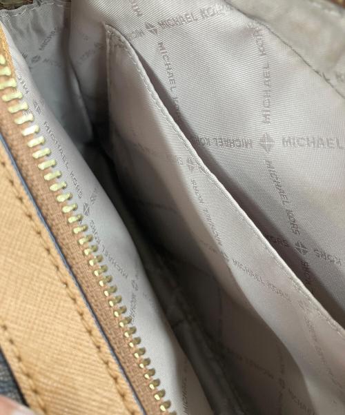 MICHAEL KORS（マイケルコース）MICHAEL KORS (マイケルコース) ショルダーバッグ ベージュの古着・服飾アイテム