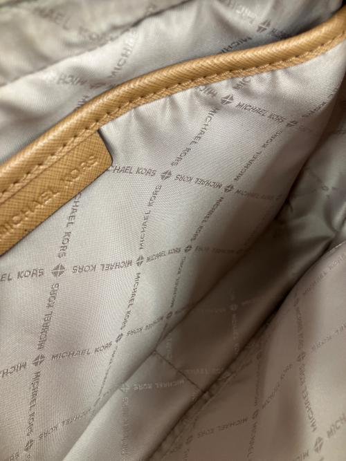 MICHAEL KORS（マイケルコース）MICHAEL KORS (マイケルコース) ショルダーバッグ ベージュの古着・服飾アイテム
