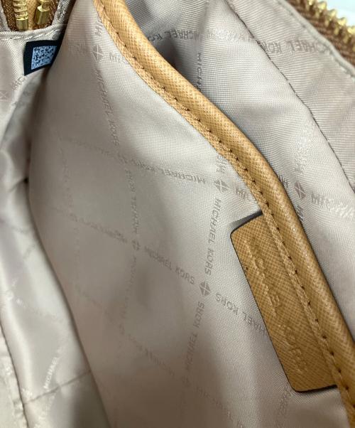 MICHAEL KORS（マイケルコース）MICHAEL KORS (マイケルコース) ショルダーバッグ ベージュの古着・服飾アイテム