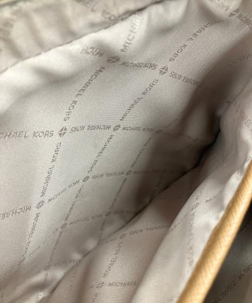 MICHAEL KORS（マイケルコース）MICHAEL KORS (マイケルコース) ショルダーバッグ ベージュの古着・服飾アイテム