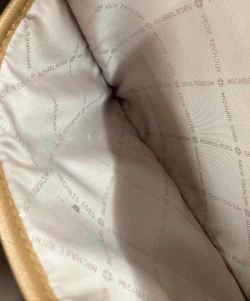 MICHAEL KORS（マイケルコース）MICHAEL KORS (マイケルコース) ショルダーバッグ ベージュの古着・服飾アイテム