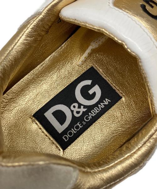 DOLCE & GABBANA（ドルチェ＆ガッバーナ）DOLCE & GABBANA (ドルチェ＆ガッバーナ) ローカットスニーカー ゴールド×ホワイト サイズ:43の古着・服飾アイテム