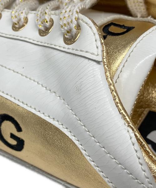 DOLCE & GABBANA（ドルチェ＆ガッバーナ）DOLCE & GABBANA (ドルチェ＆ガッバーナ) ローカットスニーカー ゴールド×ホワイト サイズ:43の古着・服飾アイテム