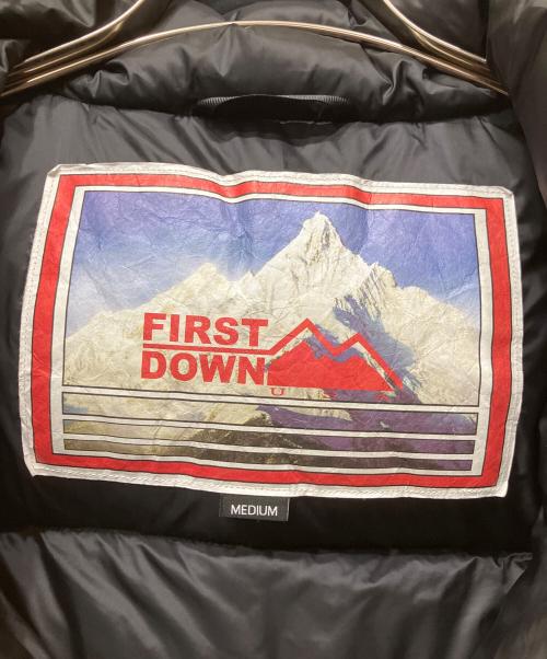 FIRST DOWN（ファーストダウン）FIRST DOWN (ファーストダウン) ダウンジャケット ベージュ×ブラック サイズ:MEDIUMの古着・服飾アイテム