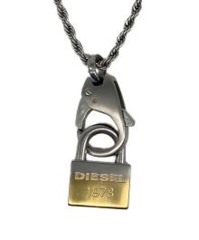 DIESEL（ディーゼル）の古着「南京錠型チャーム」｜シルバー×ゴールド
